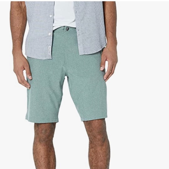 Volcom Other - Volcom Surf & Turf 4-way stretch hybrid shorts in Seafoam, men’s size 32